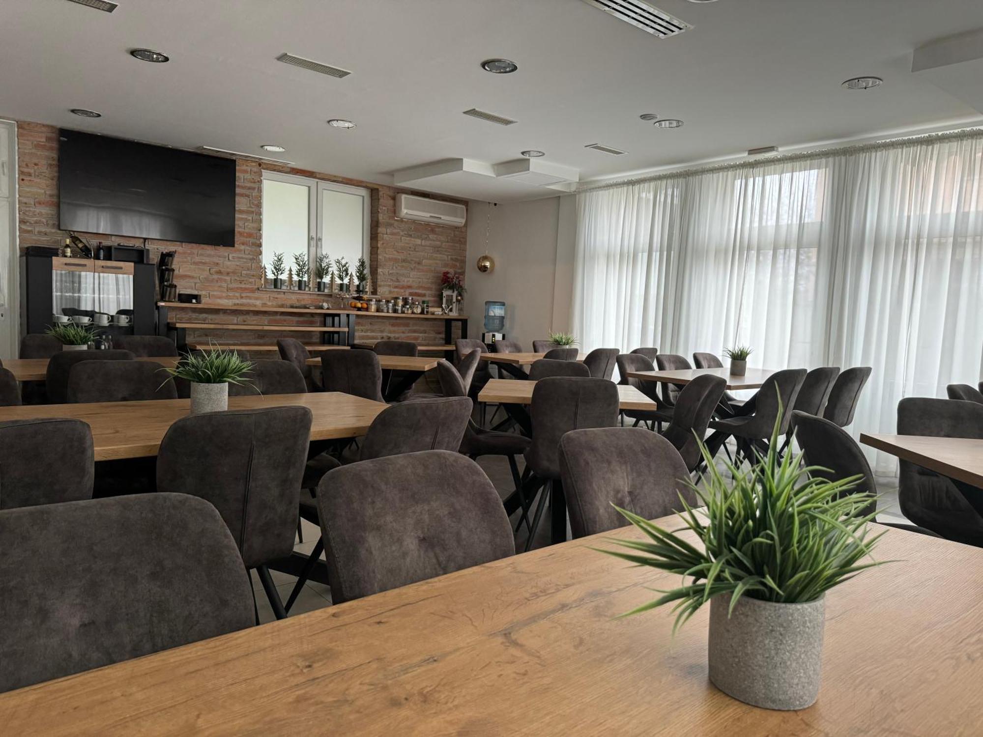 Pansion Komfor Fitea Osijek Extérieur photo